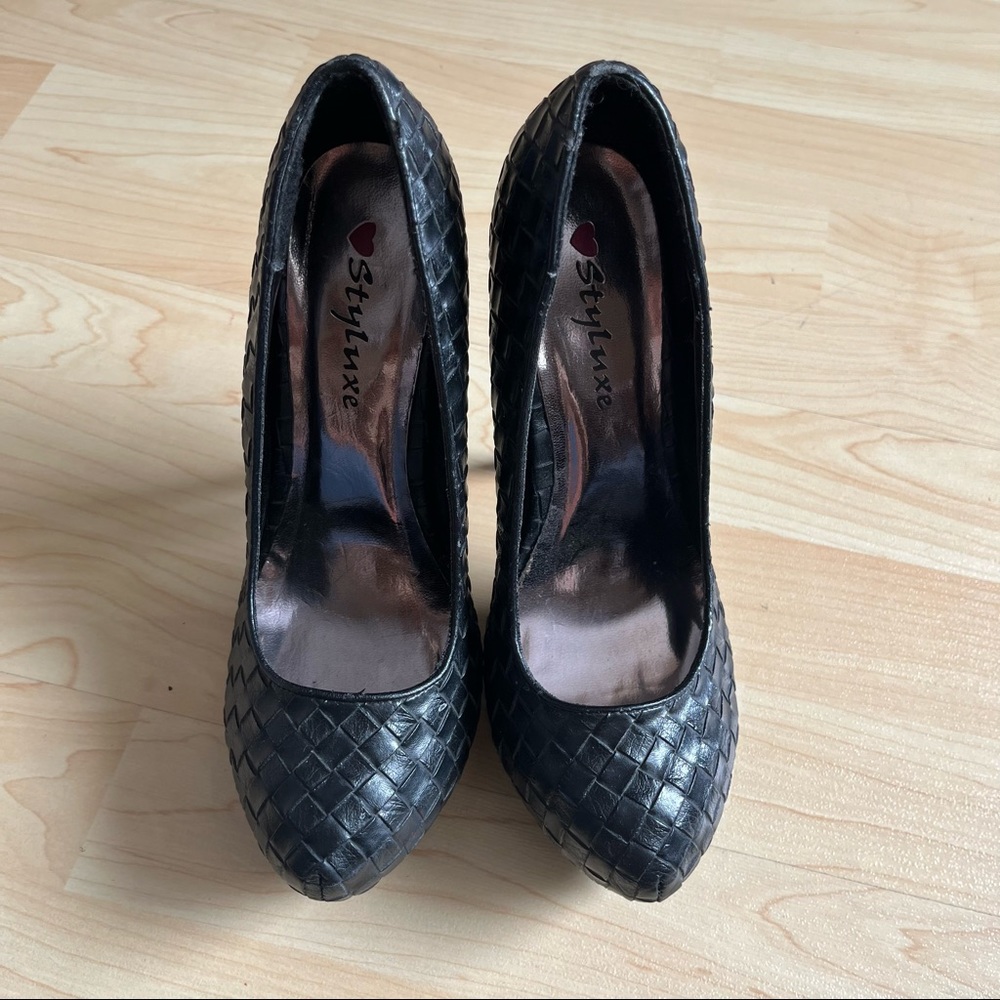 Styluxe Black Leather Stiletto Heals Shoes Lattice Design Size 7.5 A